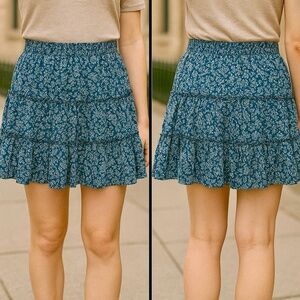 Ava Christine Blue & White Floral Tiered Ruffle Chic Mini Skirt - Size Large